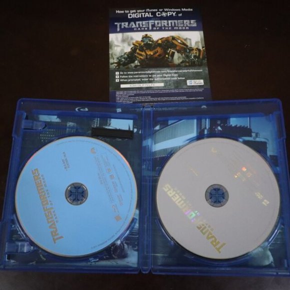 Transformers: Dark of the Moon (2011) Action/Adventure Blu-ray/DVD - Michael Bay - Picture 2 of 5